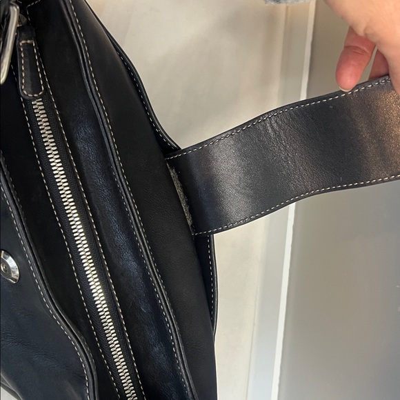 vintage Coach Hamptons Hobo bag in black leather with contrast stitching - Picture 6 of 10